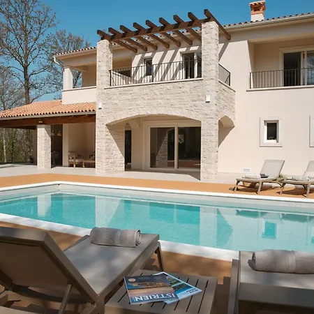 Villa Lapidea *